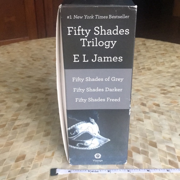 ❤️Fifty Shades Trilogy paperback set NIB E L James - Picture 3 of 7